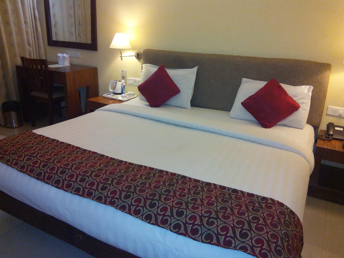 Park Residency Luxury Business Hotel Kochi Exterior foto