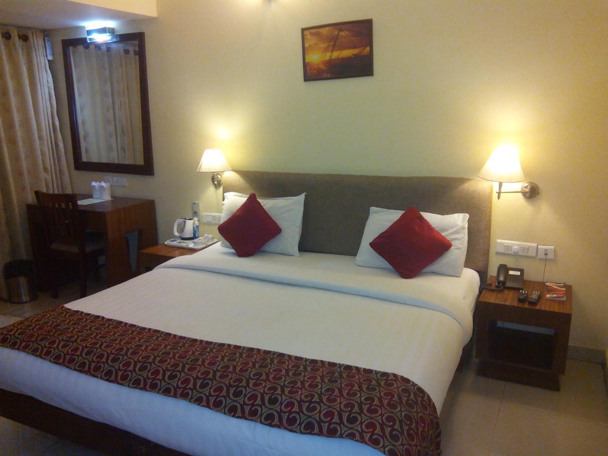 Park Residency Luxury Business Hotel Kochi Exterior foto