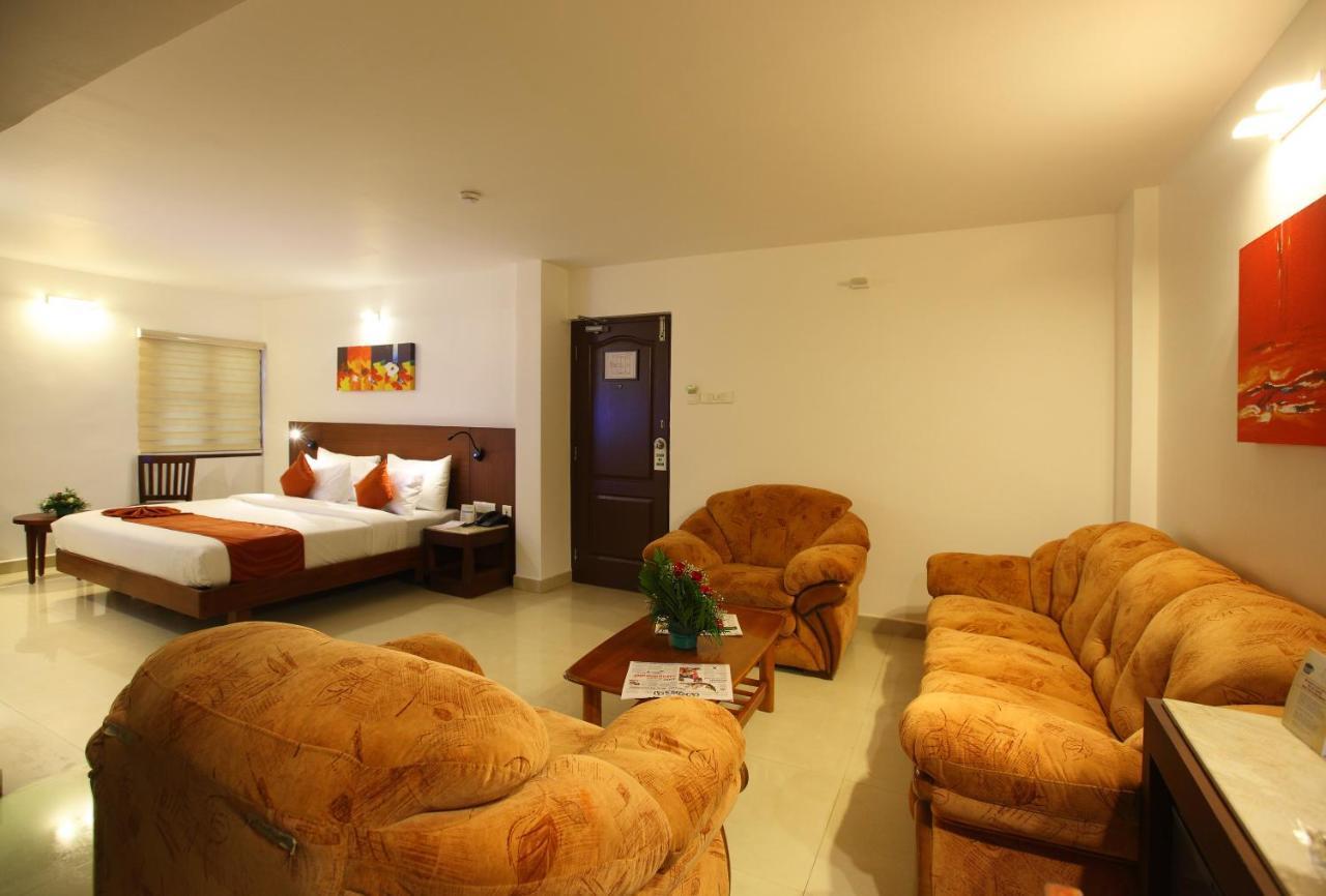 Park Residency Luxury Business Hotel Kochi Exterior foto