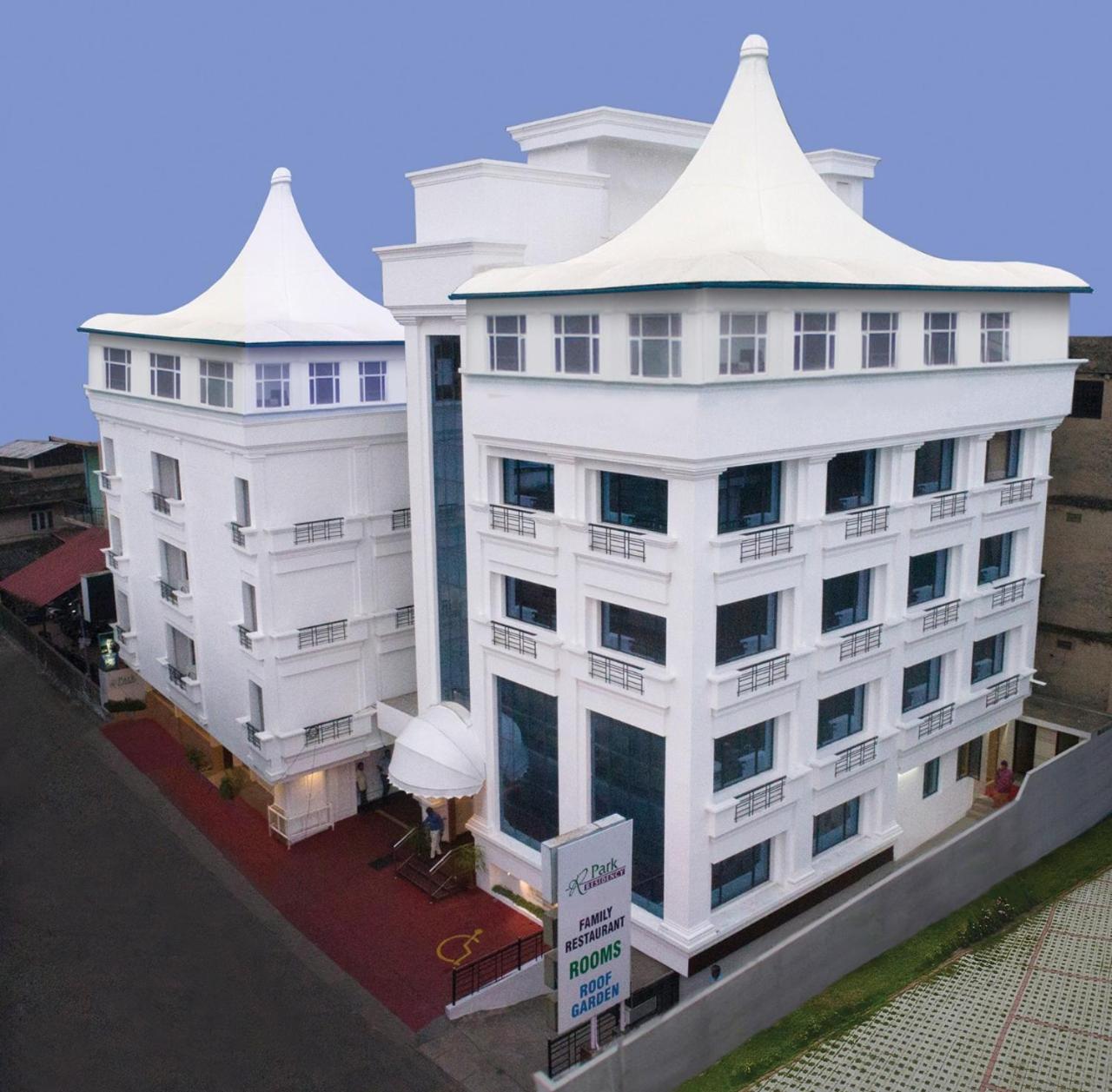 Park Residency Luxury Business Hotel Kochi Exterior foto