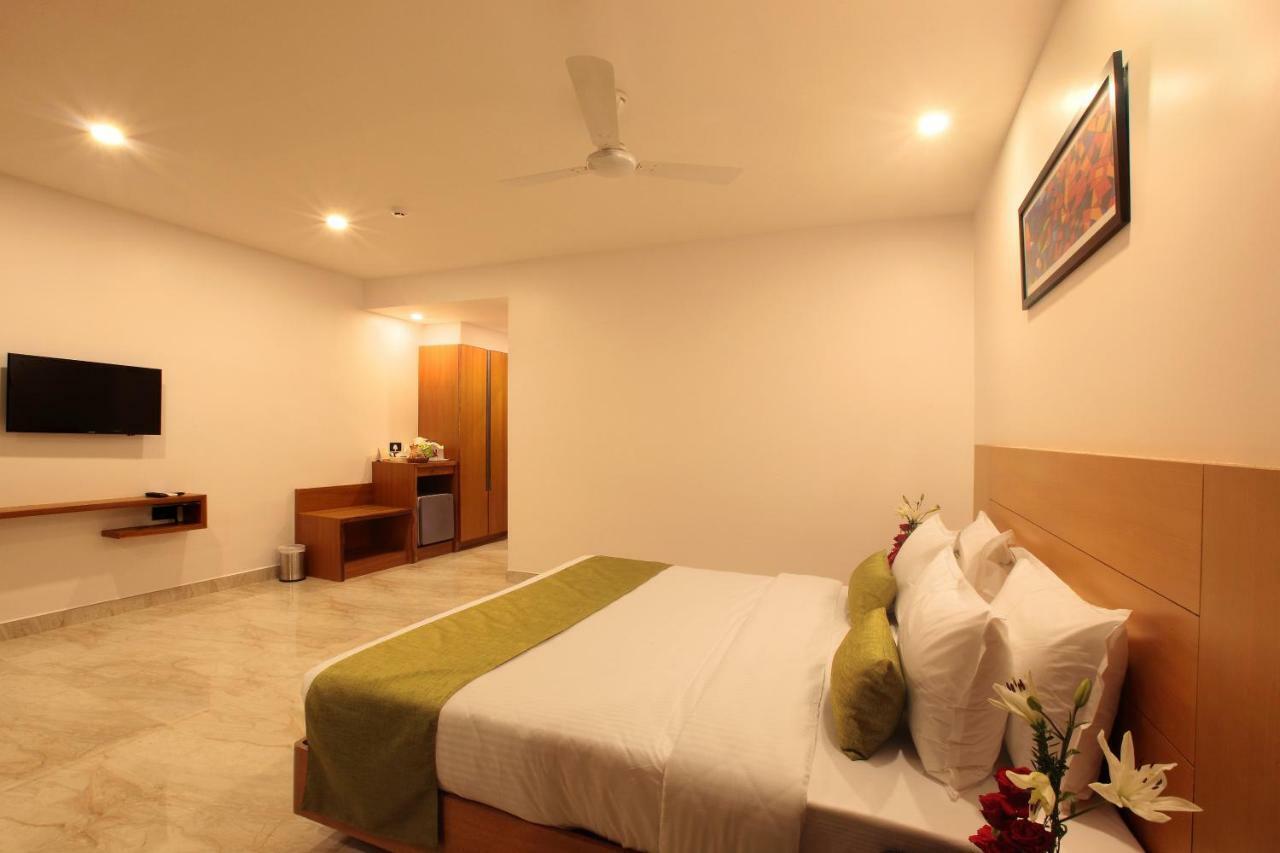 Park Residency Luxury Business Hotel Kochi Exterior foto